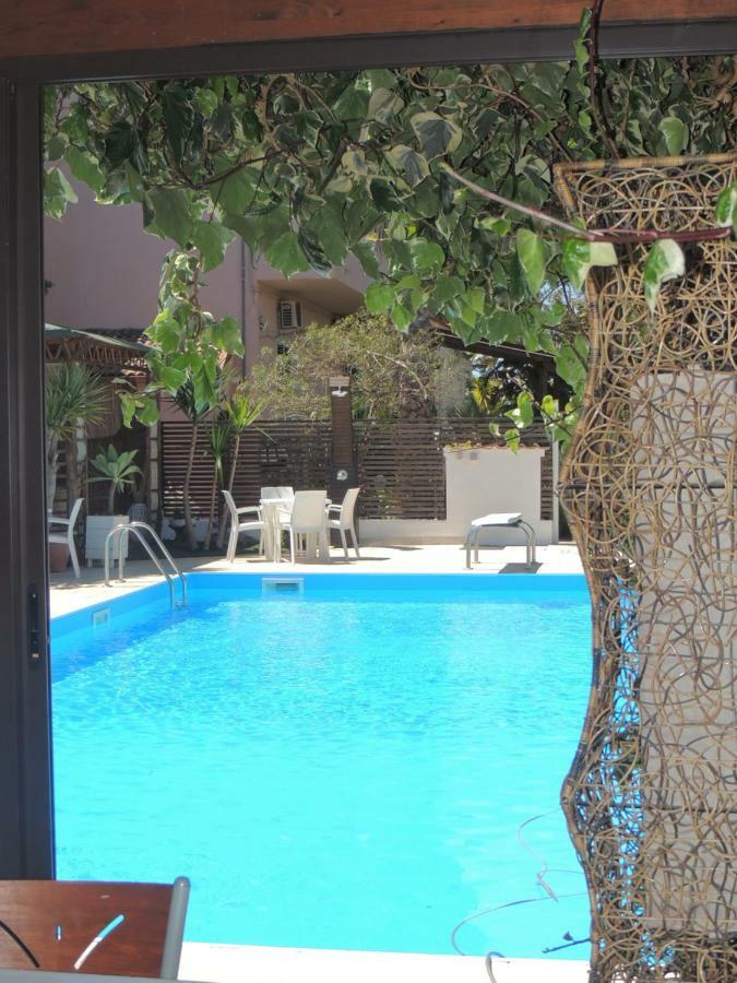 All'Ombra Del Noce B&B Catona Di Reggio Calabria Exteriér fotografie
