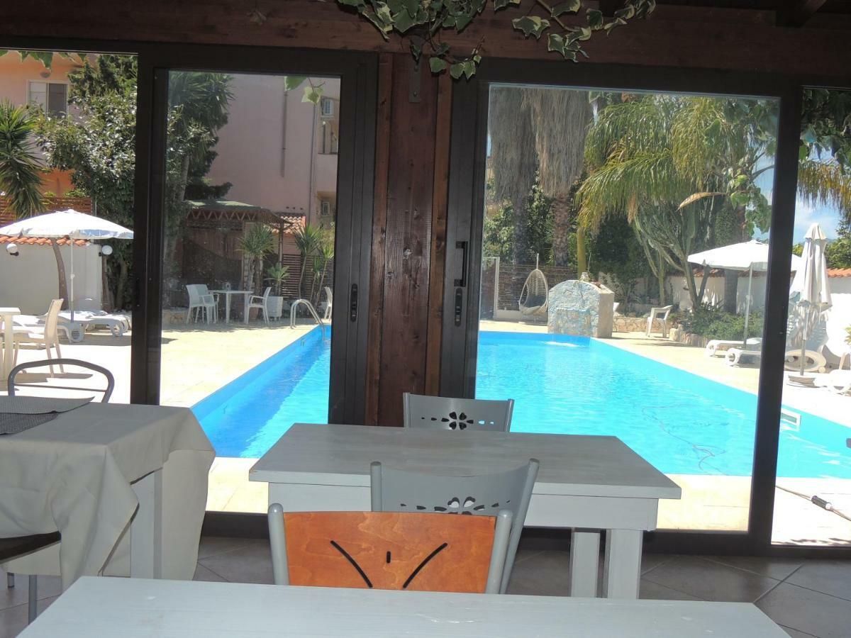 All'Ombra Del Noce B&B Catona Di Reggio Calabria Exteriér fotografie
